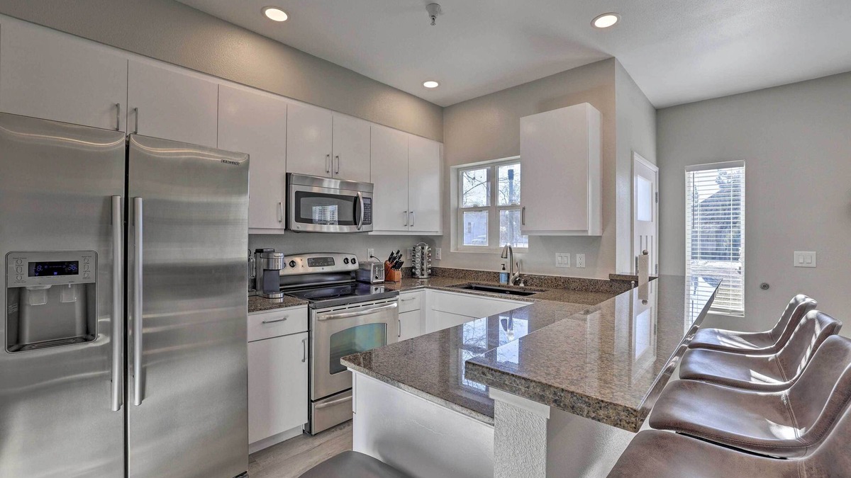 Downtown Boise Condo | Chic Boise Abode: Walk to Bars & Restaurants!
