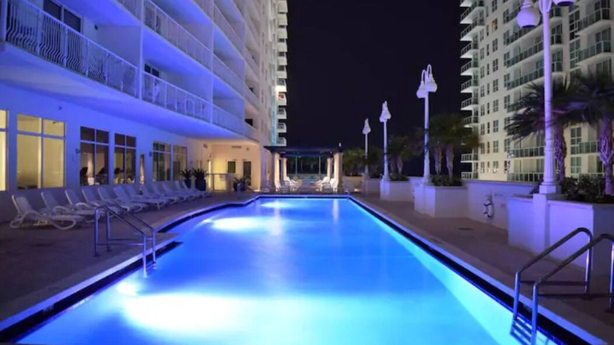 Brickell Apartment | Chic Brickell Studio w/Pool,Gym,Jacuzzi and free parking
