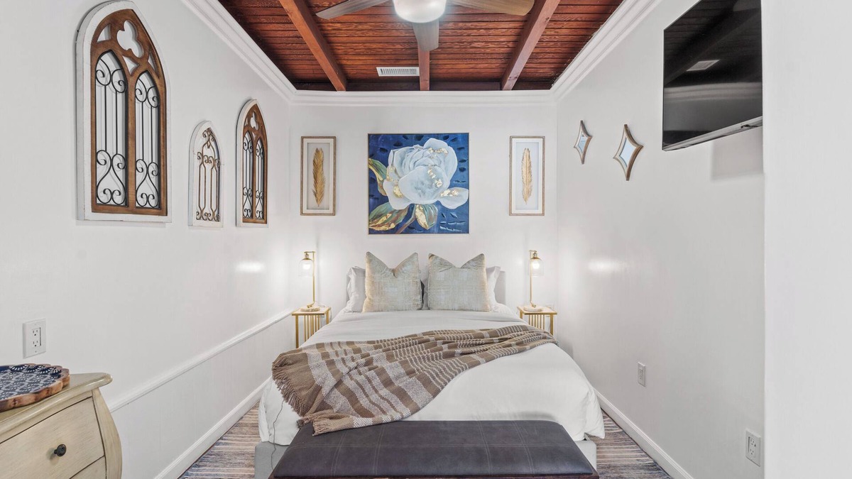 Hawthorne Apartment | Chic & Bright Hawthorne Suite-Near LAX/SoFi/SpaceX