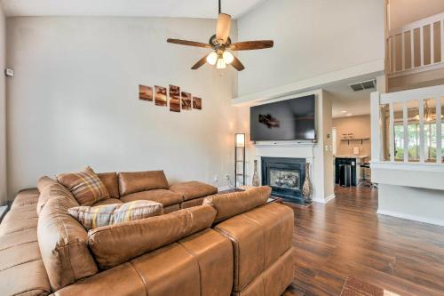 Charlotte House | Chic Charlotte Townhome with Community Pool