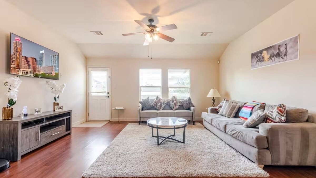Buda House | Chic, Comfortable Home Steps from SXSW Fun