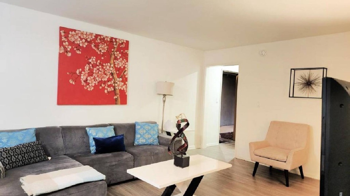 West Los Angeles Hotel | Chic & Cozy 2BR at Westpark Luxe – Complimentary Parking