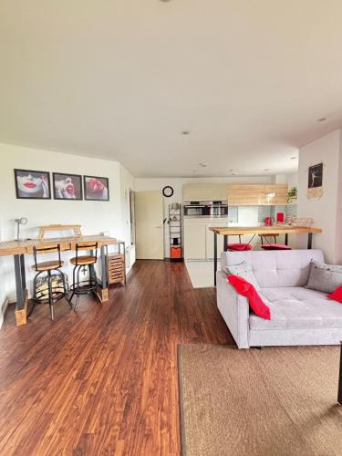 Sudbury Apartment | Chic&Cozy Flat with View 10min to Wembley Stadium