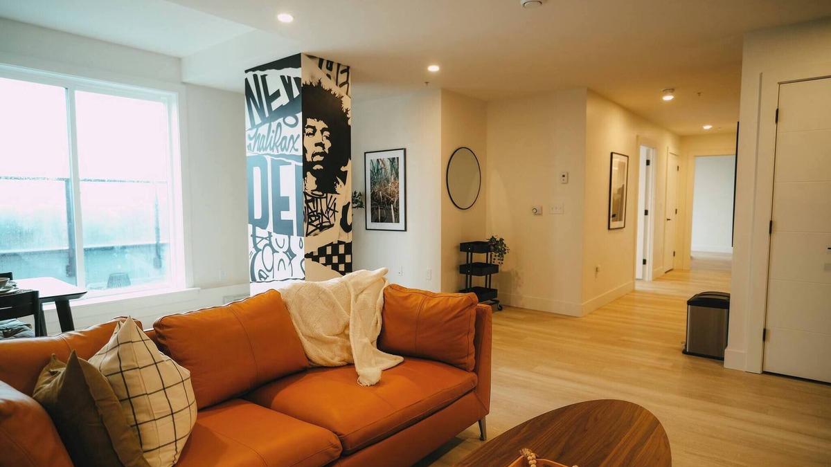 North End Bed & Breakfast | Chic Cozy Retreat - 2BR - Stunning North End Views