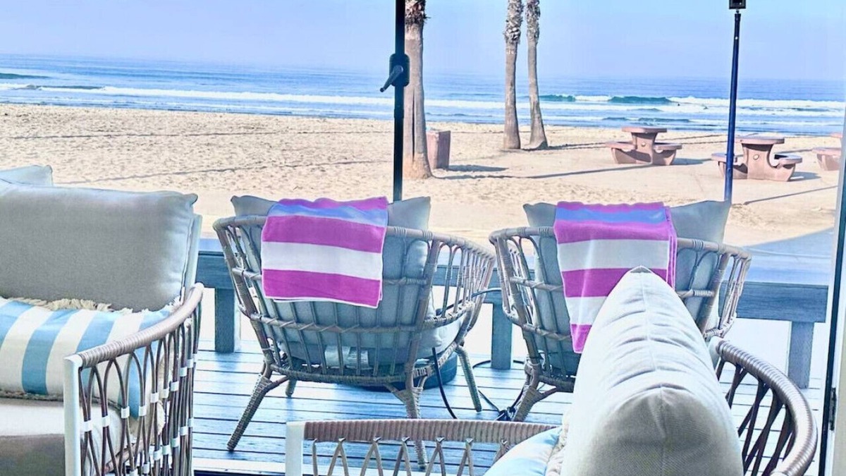 Oceanside House | Chic, Cute Beachfront on Big Sandy Beautiful Beach