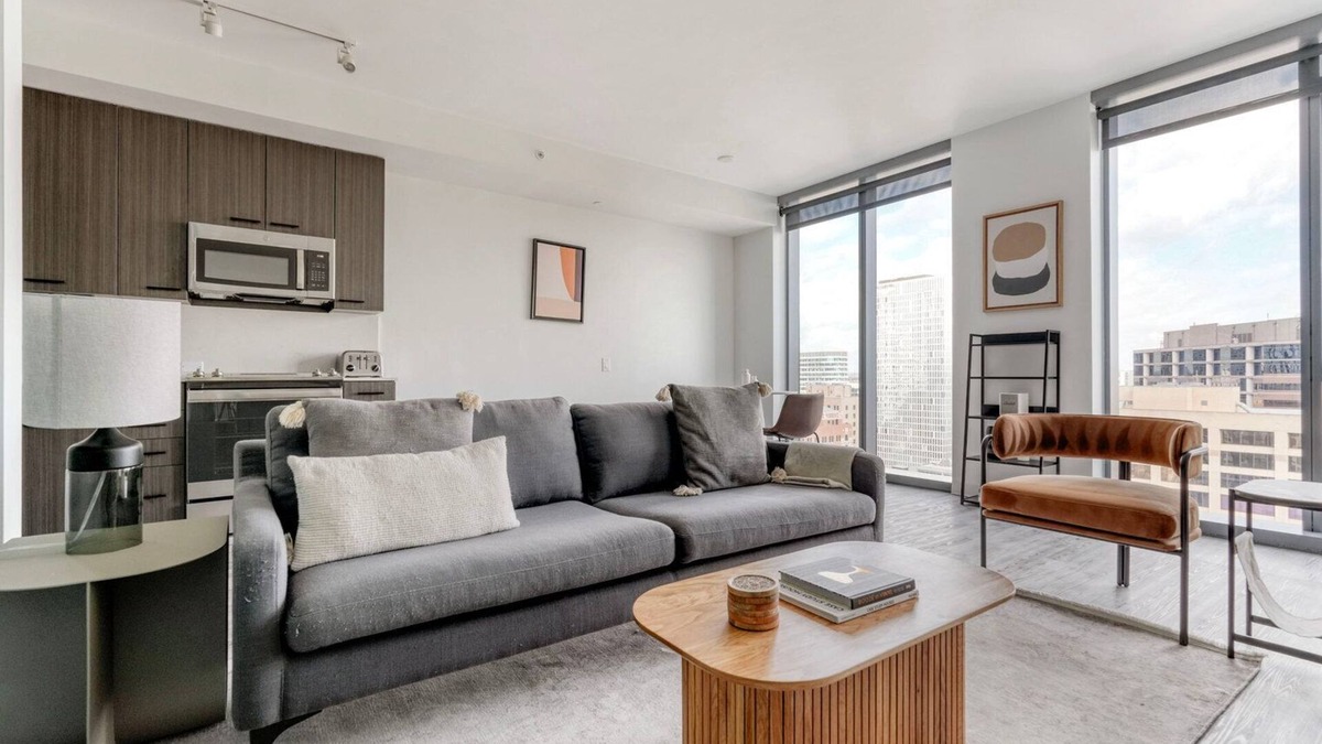 Waller Creek District Apartment | Chic Downtown 1BR w/Pool & Gym, close to Restaurants, by Blueground
