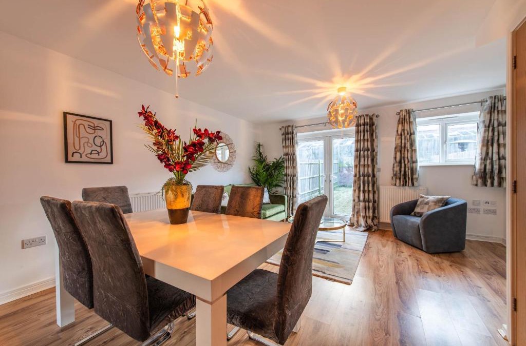 Gravesend House | Chic House With Parking And Private Garden