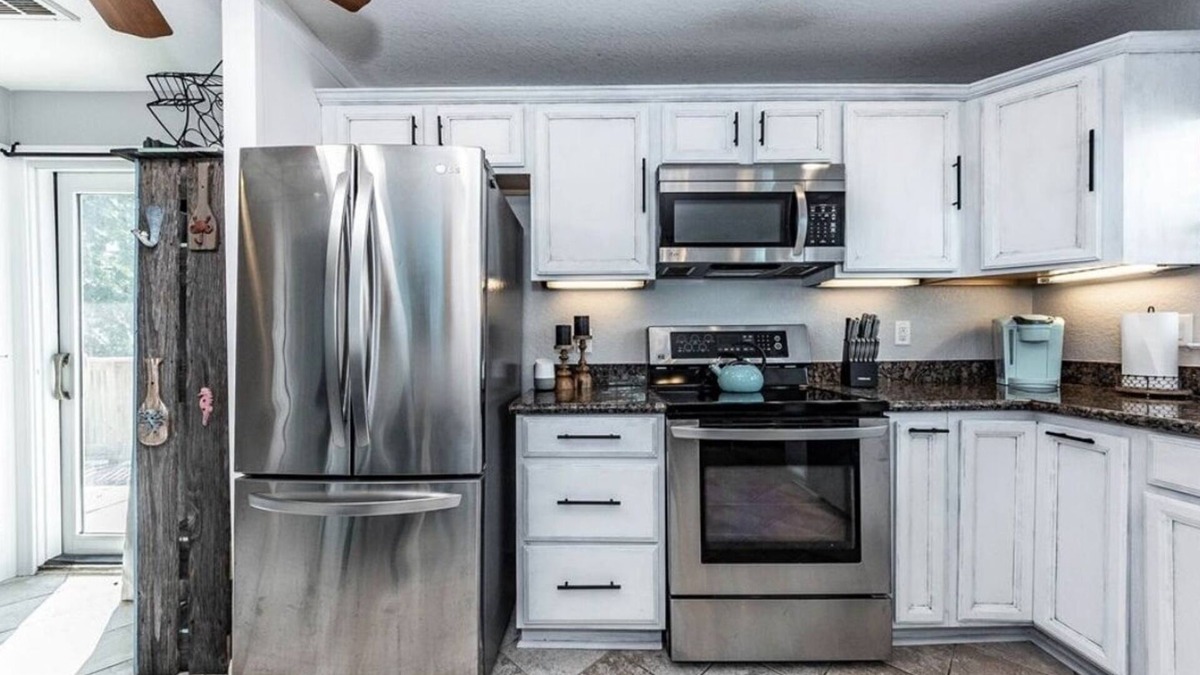 Clear Lake Shores House | Chic Kemah Retreat - Pet Friendly!