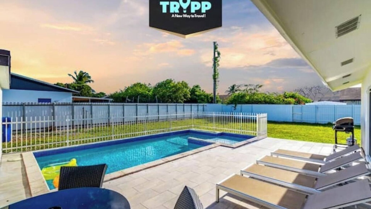 Palmetto Estates House | Chic Miami Private Pool Home