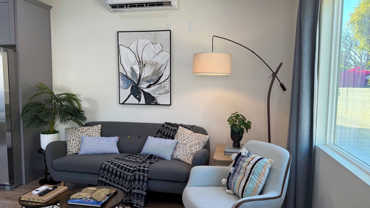Mission Hills House | Chic & Modern 2 Bedroom 2 Bathroom Casita - Pet Welcome