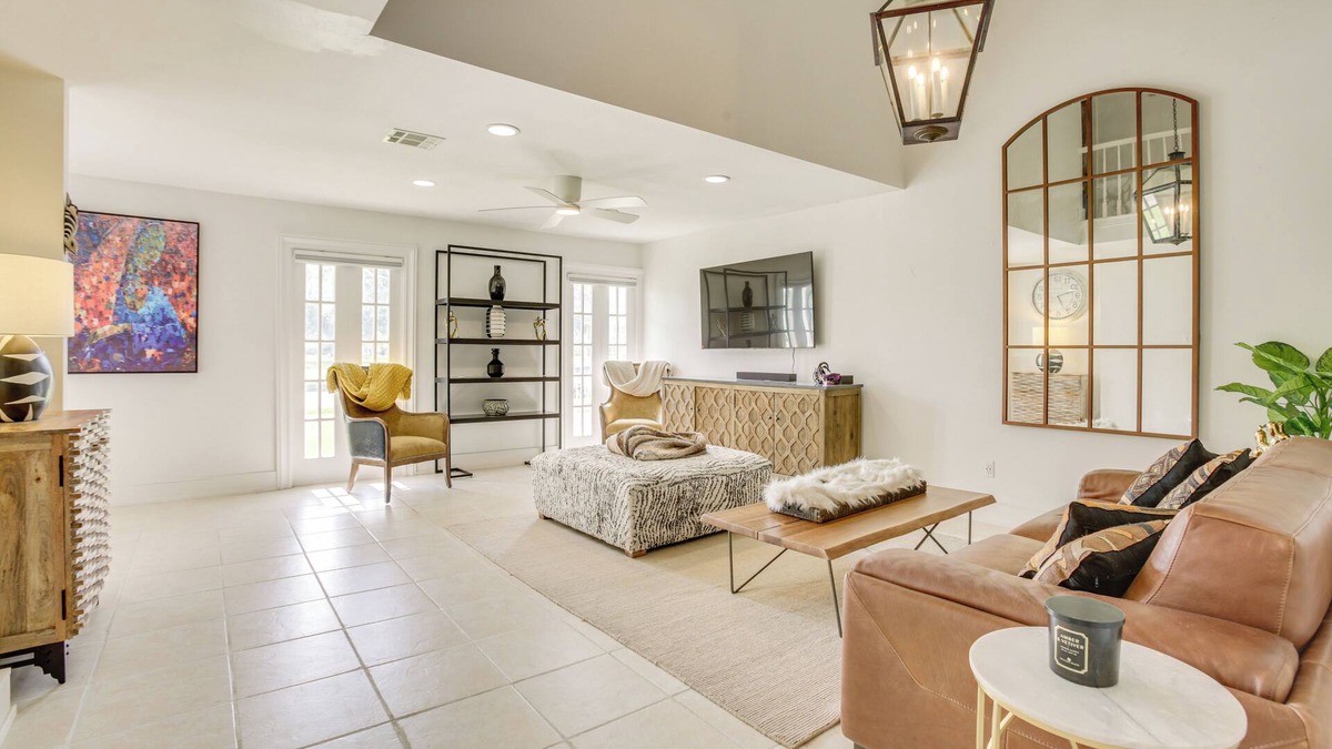 New Orleans House | Chic New Orleans Abode: 1 Mi to Lake Pontchartrain