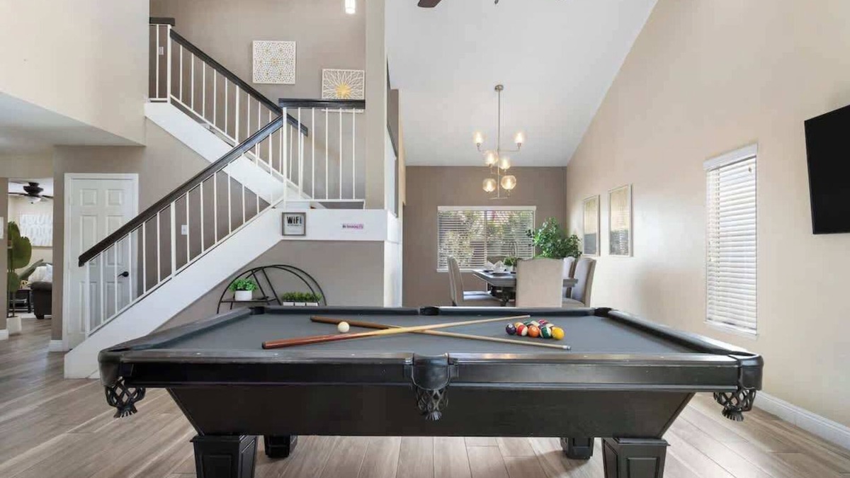 Green Valley House | Chic Oasis near Vegas w/Shimmering Pool