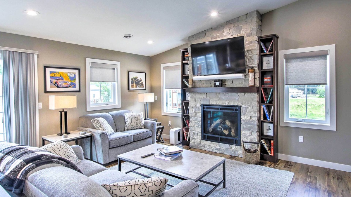 Plymouth House | Chic Plymouth Townhome < 1 Mi to Road America
