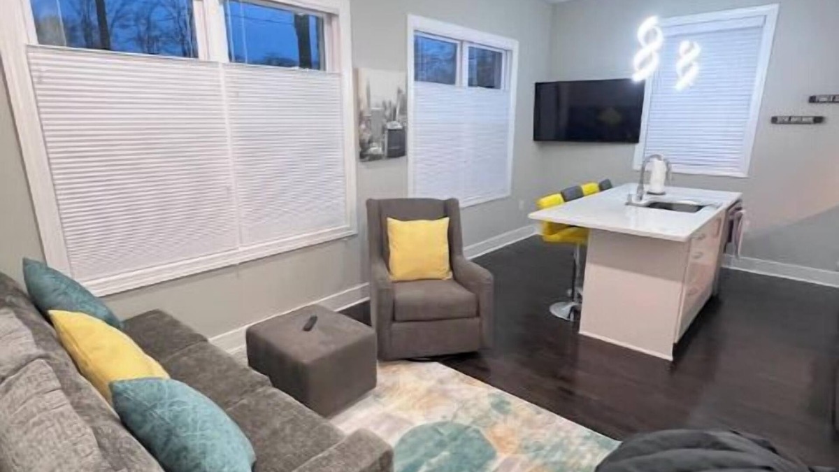 Livingston Apartment | Chic, quiet and comfy apartment.