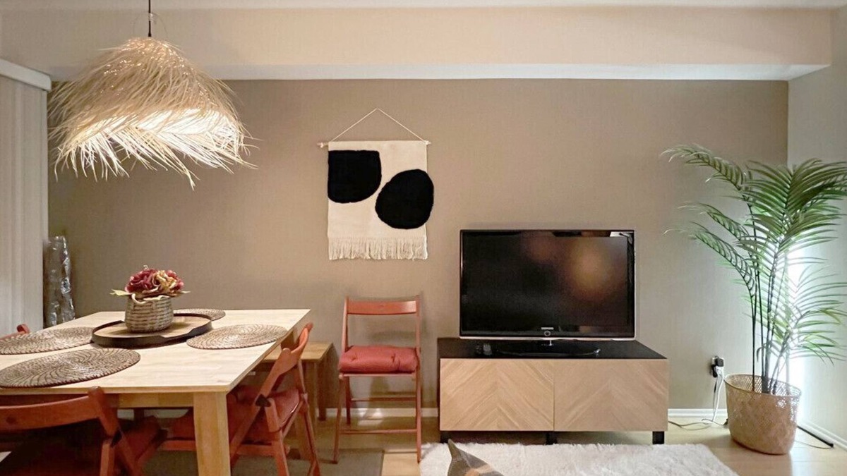 Wilshire Montana Apartment | Chic Retreat by Santa Monica Beach California