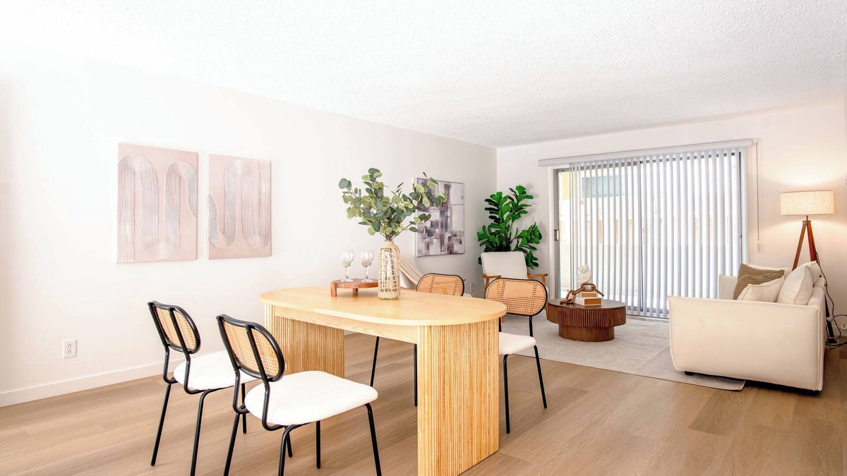 Wilshire Montana Apartment | Chic Santa Monica Stay, Walk to Montana, Pool & BBQ