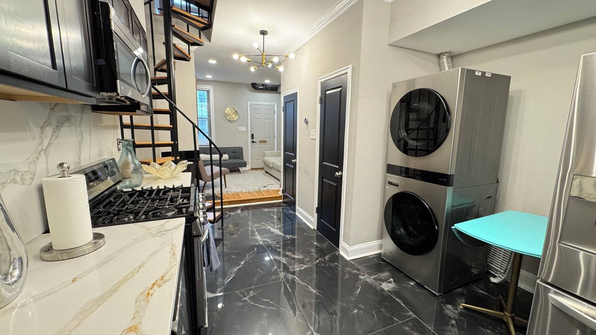 Park View House | CHIC Stylish Townhouse in DC - RARE
