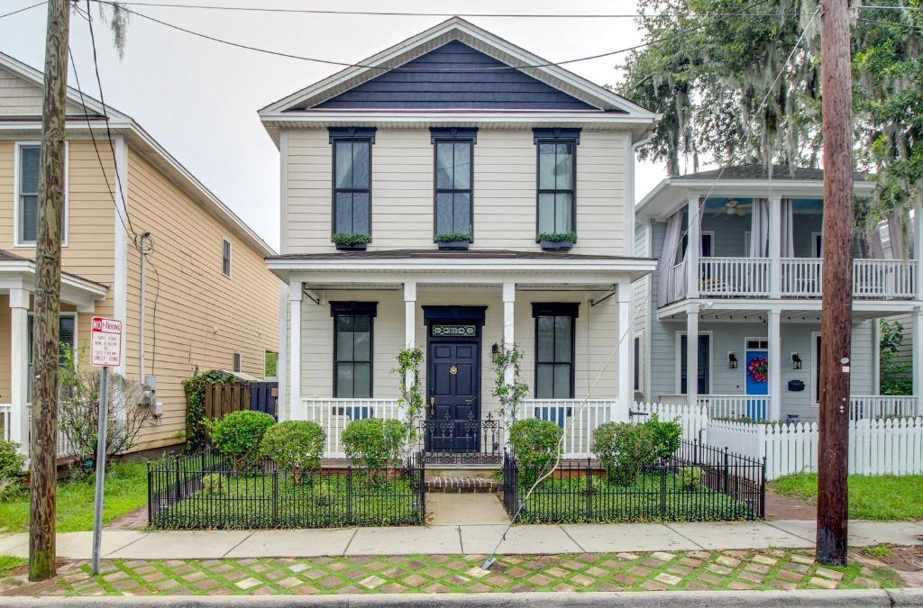 Thomas Square House | Chic Thomas Square Home in Walkable Location!