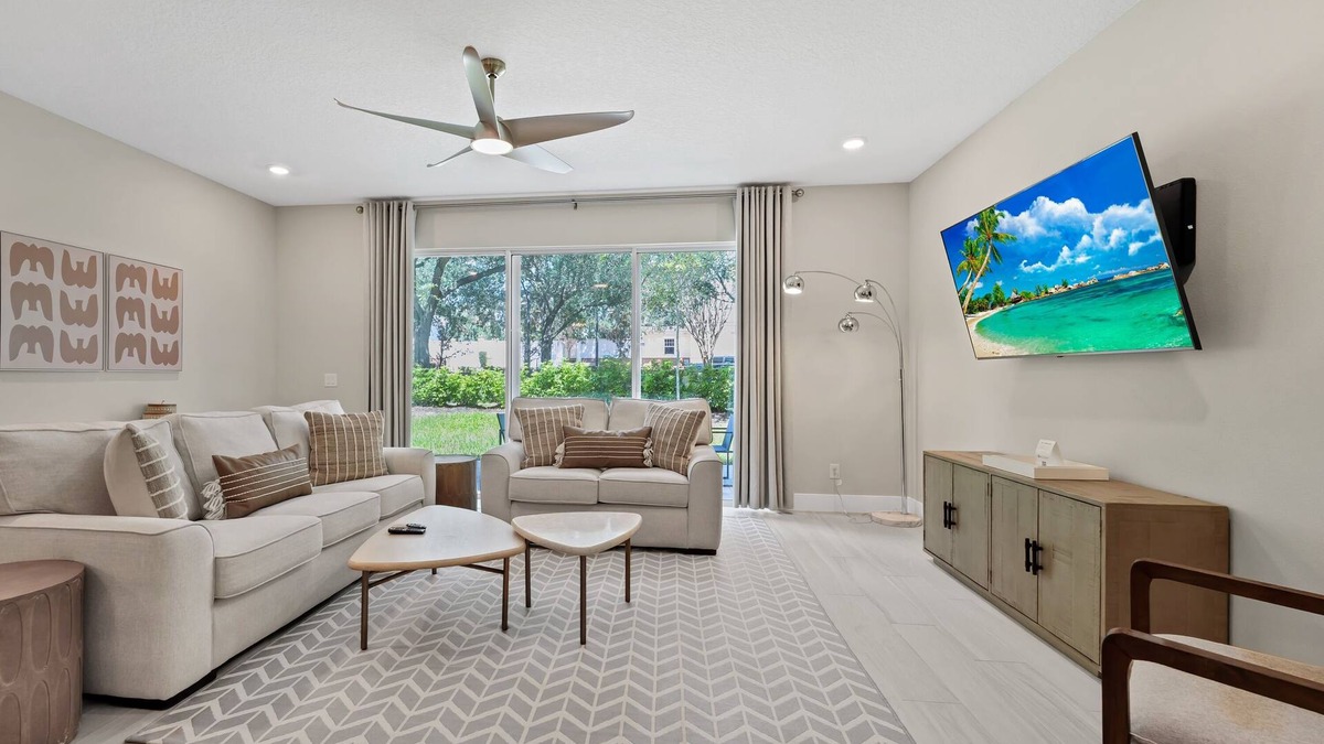 Reunion Condo | Chic Townhome near Disney with Resort & Waterpark Access - 7753SD