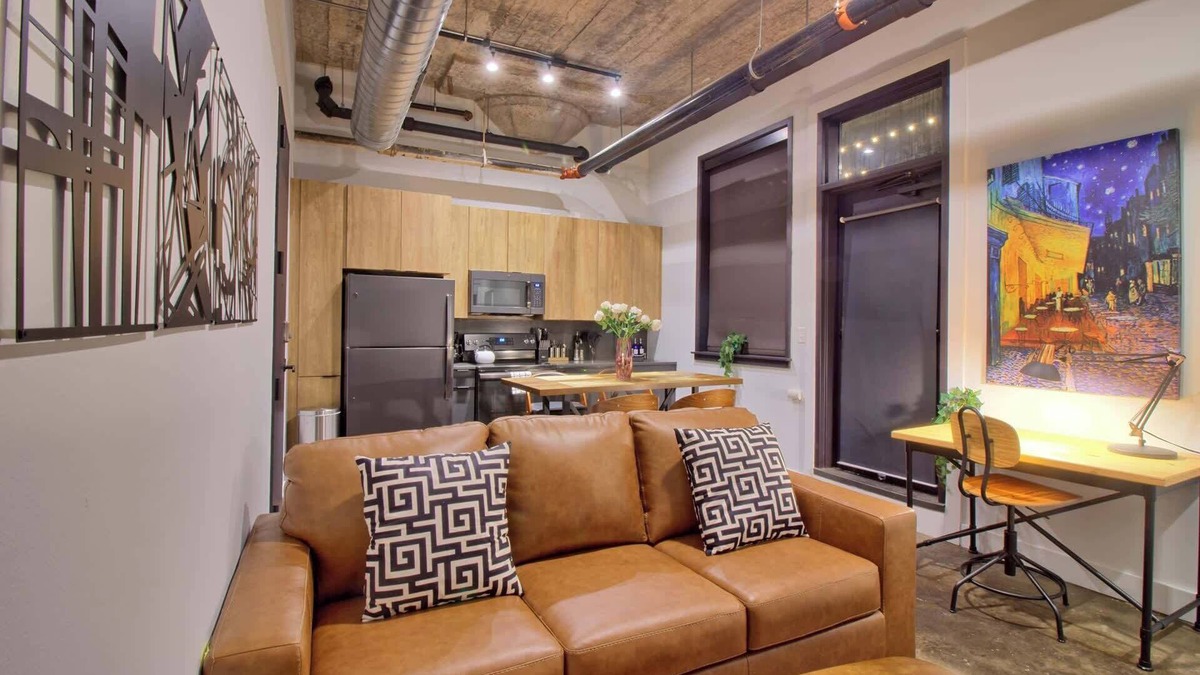 Midtown Hotel | Chic Ultramodern Loft Suite w/Designer Features