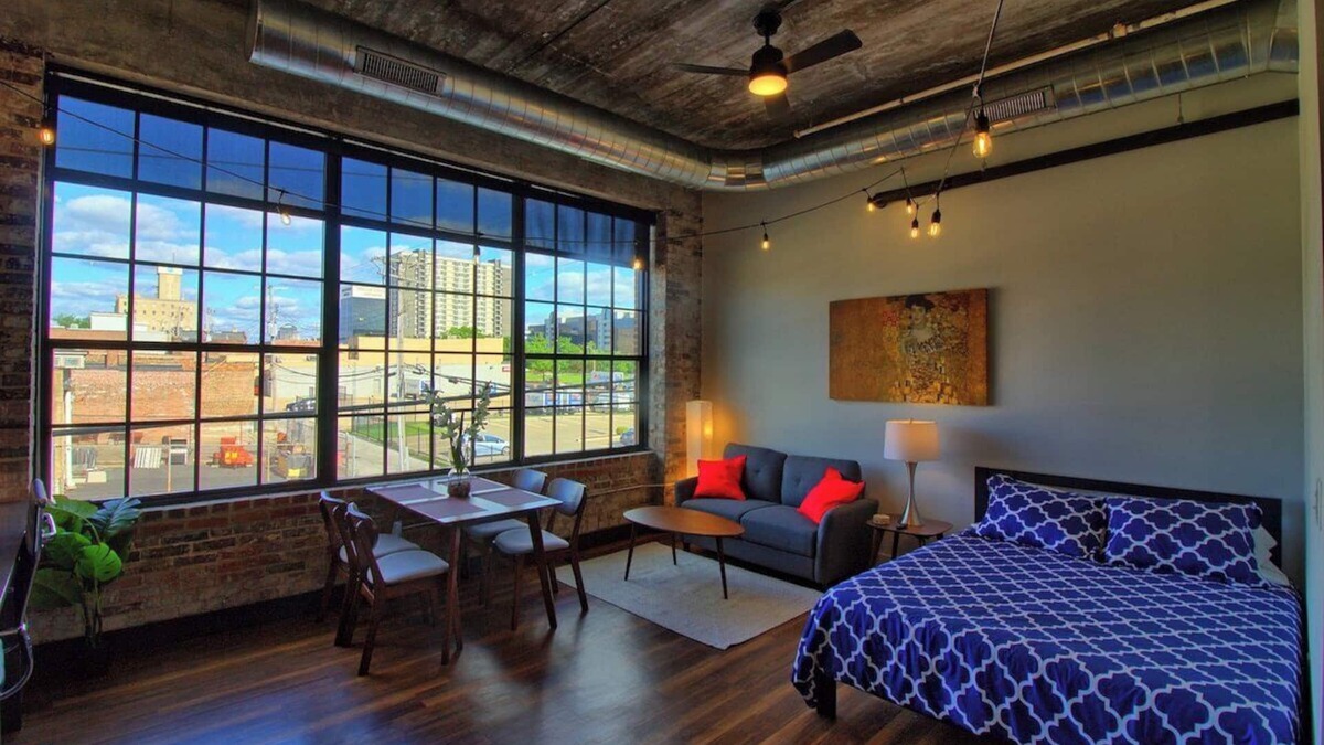 Midtown Hotel | Chic Ultramodern Studio Loft w/Designer Features