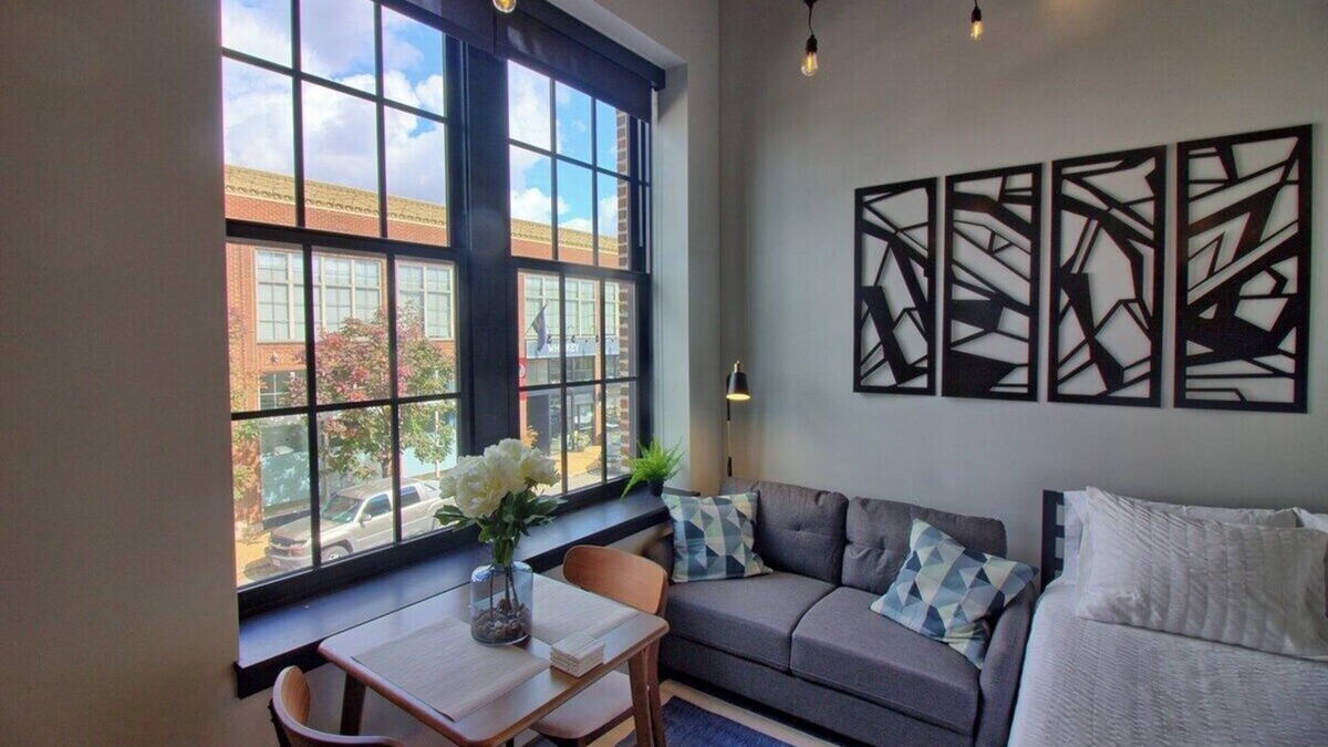 Midtown Apartment | Chic Ultramodern Studio Loft w/Designer Features