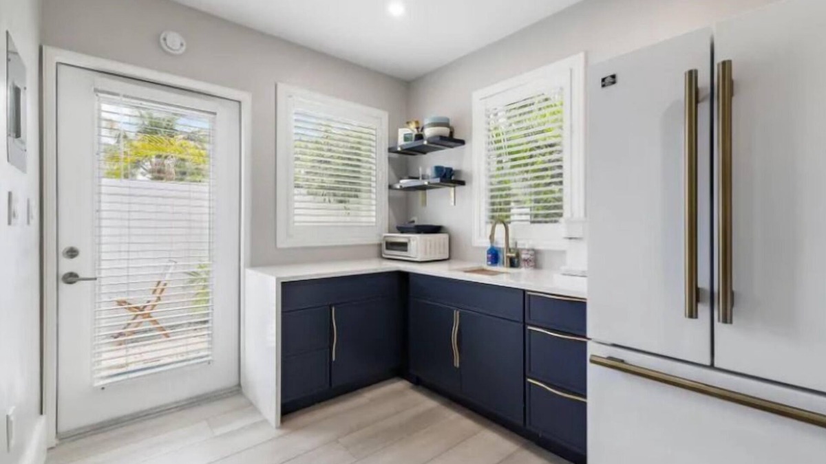 Palm Beach Gardens Apartment | Chic Upscale Tiny House with WiFi and AC Best Location in Palm Beach Gardens
