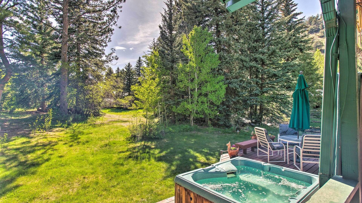 Idaho Springs Apartment | ‘Chicago Creek B & B‘: 1 Mi to Mt Blue Sky!