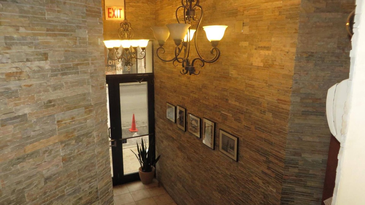 Greektown Hostel | Chicago Parthenon Hostel