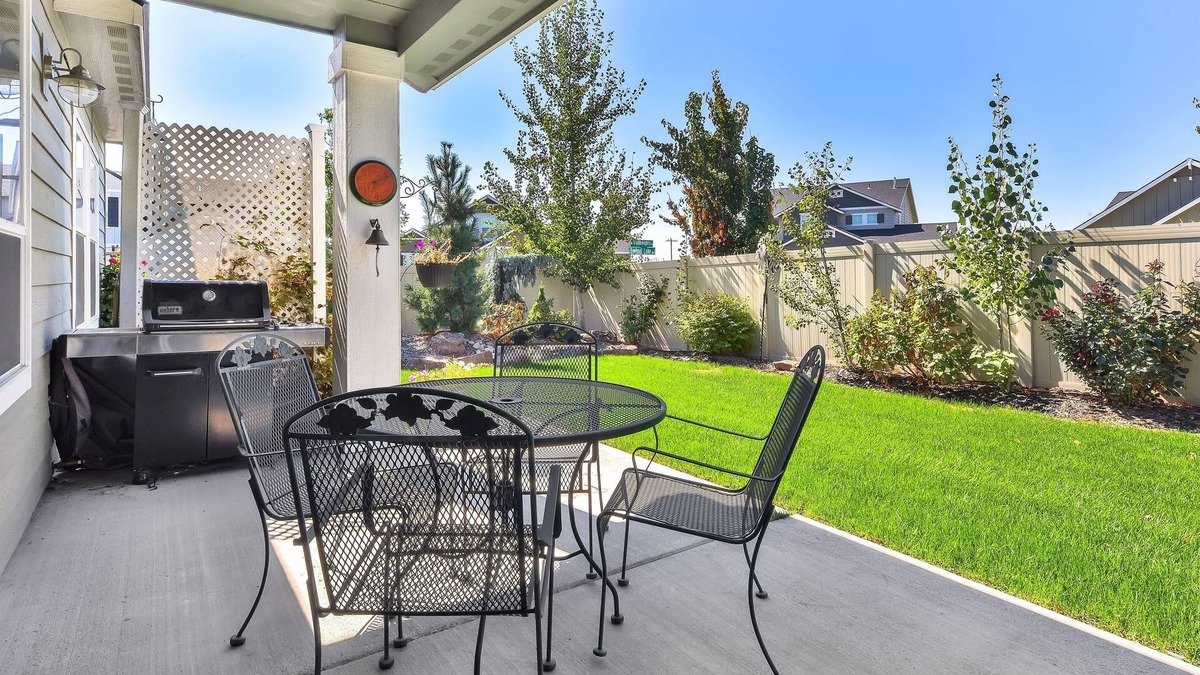 Star House | Chickadee Retreat- Single level near Downtown Star