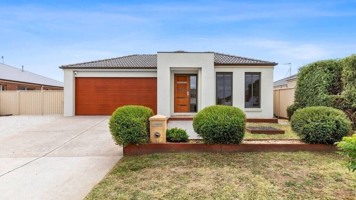 Delacombe House | Chifley Place - Large Open Plan Living