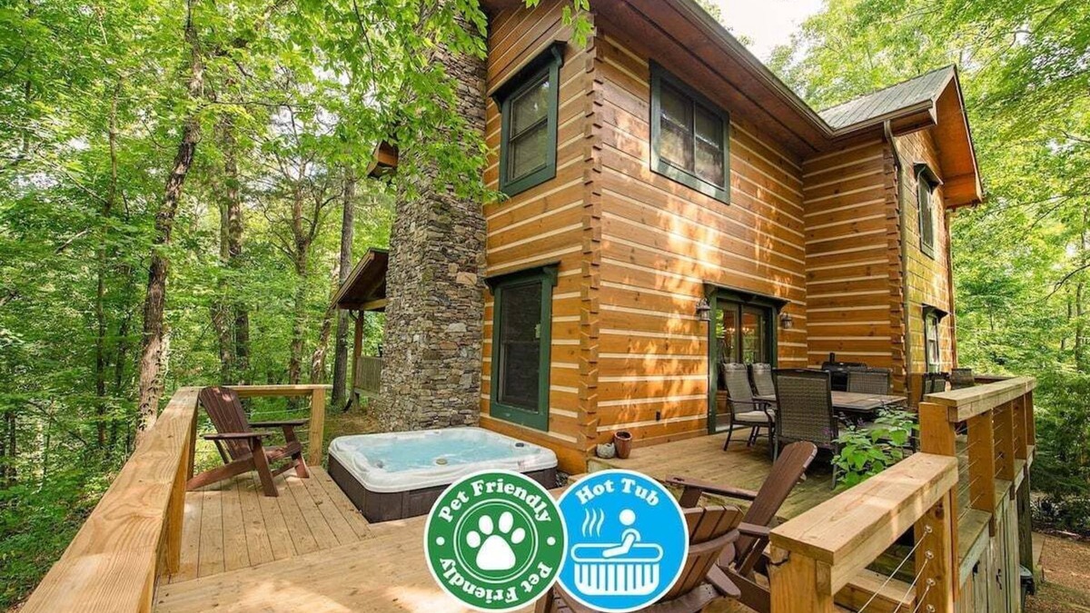 Benton Villa | Chilhowee Cabin | Ocoee Hot Tub Cabin Sleeps 10