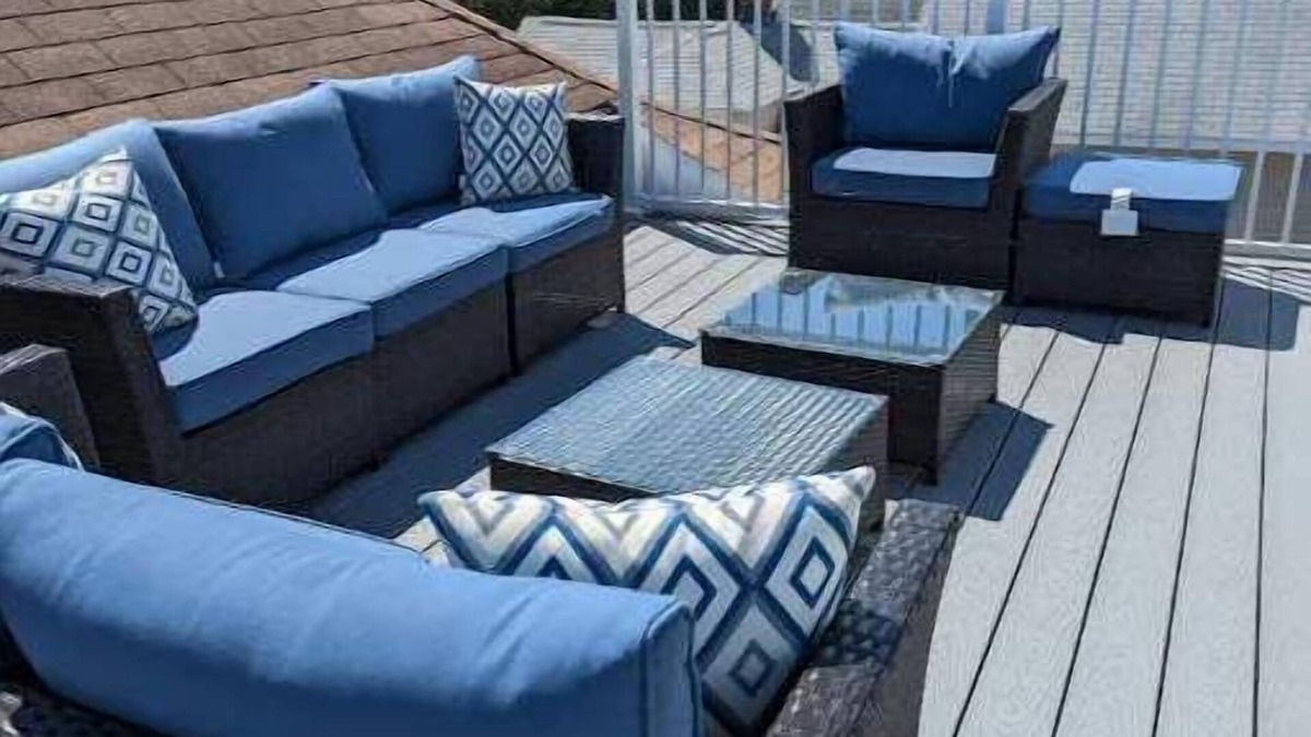 Scarborough Condo | Chill on the rooftop! Across from the beach!