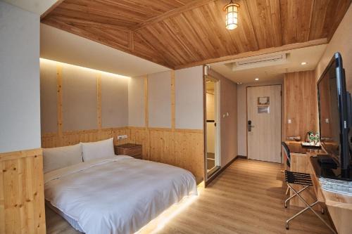 Cianjin District Hotel | Chillax Inn 知樂愛河館