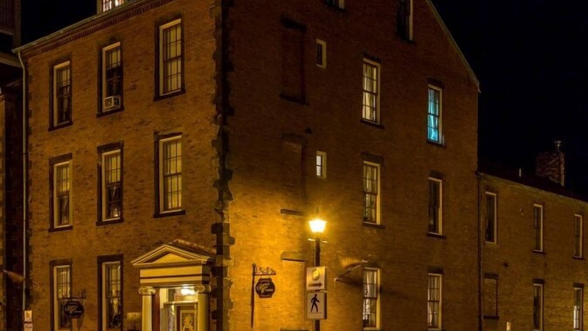 Saint John Apartment | Chipman Hill Suites - Pratt House