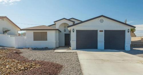 Havasu Foothill Estates House | Chippy, Saltwater pool & Hot tub