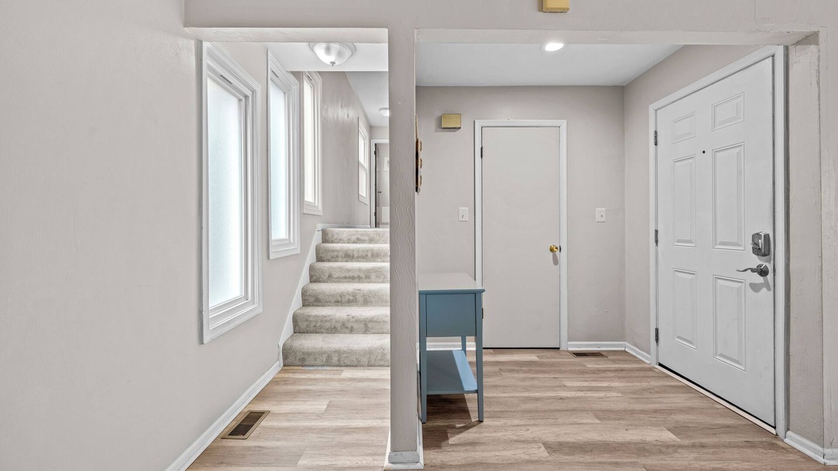 Chic's Beach Condo | Chix Beach. Spacious 3 bedroom 2 bath condo in the best area of Virginia Beach.