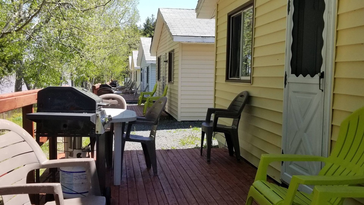 Edgetts Landing Cottage | Chocolate River Cottages - Chocolate River 1 Bedroom Cottage No. 2