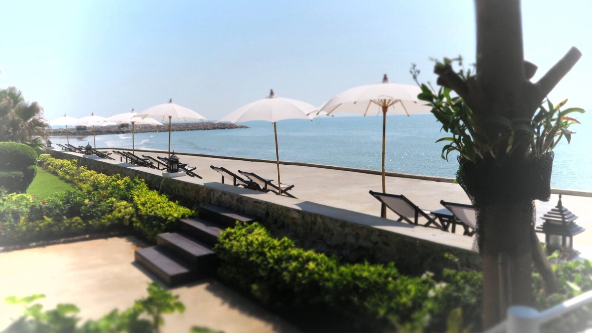 Laem Phak Bia Hotel | Chomtalay Resort at Had Chaosamran Beach