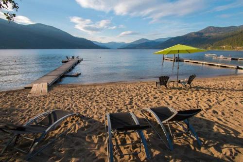 Christina Lake House | Christina Lake Lakefront, Hot Tub, Amazing Views