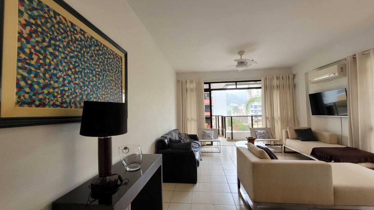 Jardim Sao Miguel Apartment | CHRISTMAS AND NEW YEAR'S EVE AVAILABLE. Spacious and airy, ideal for families. Guarujá Cove