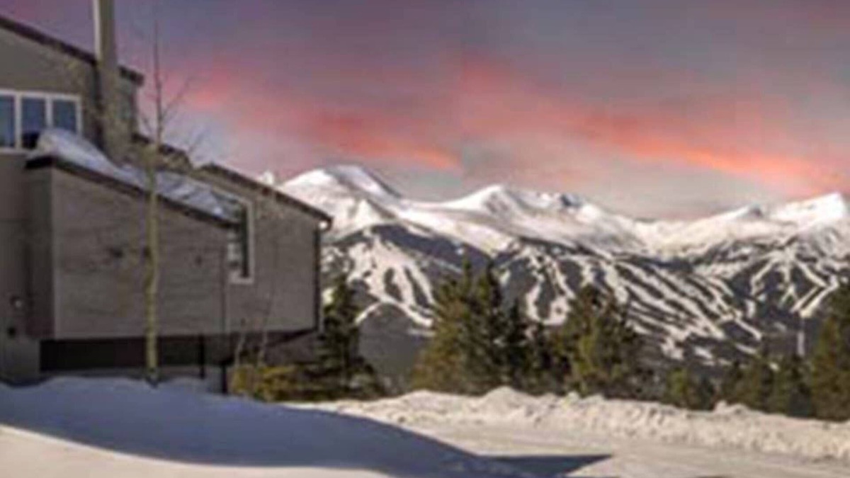 Baldy Mountain Condo | Christmas at Gold Point Resort in Breckenridge