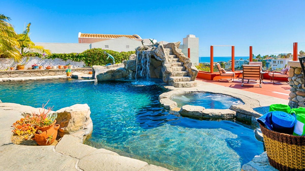 San Clemente House | CHRISTMAS BLOWOUT SPECIAL Dec-Jan ~ 599 wkdy/699 wknd ~No other discounts apply!