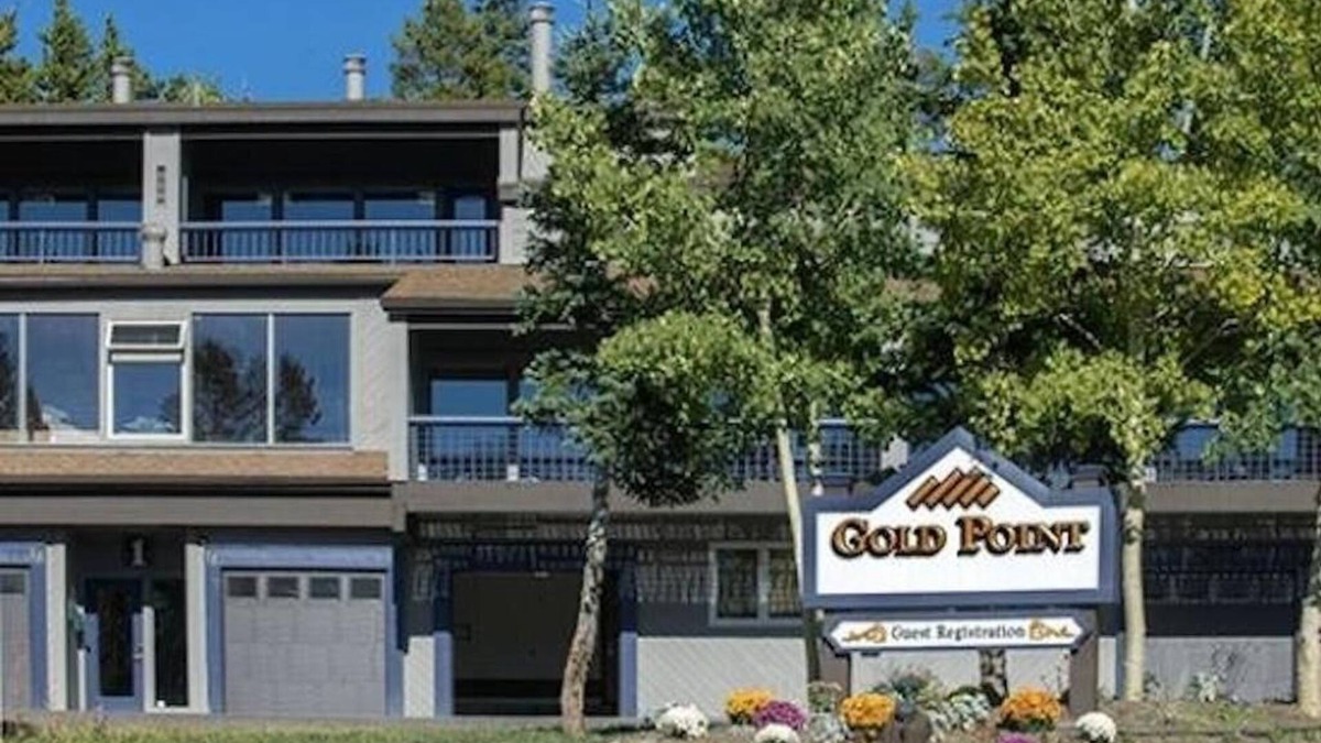 Woodmoor Condo | Christmas in Breckenridge! Dec. 22-29 units with lock off and garage!