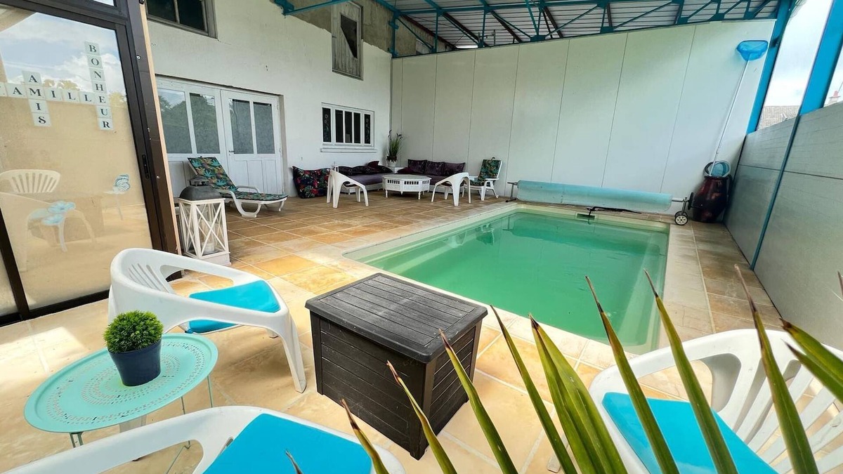 Chateauroux House | Chtx maison 7 pers jardin piscine