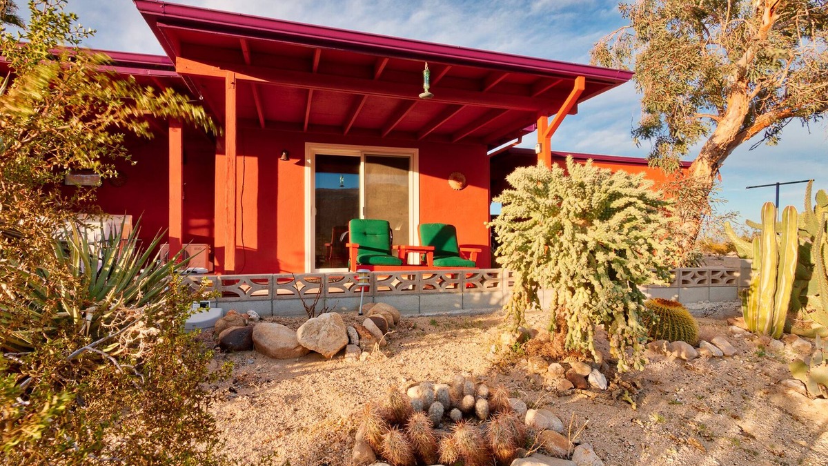 Twentynine Palms Cabin | Chucks cabin Joshua Tree region, your desert Oasis