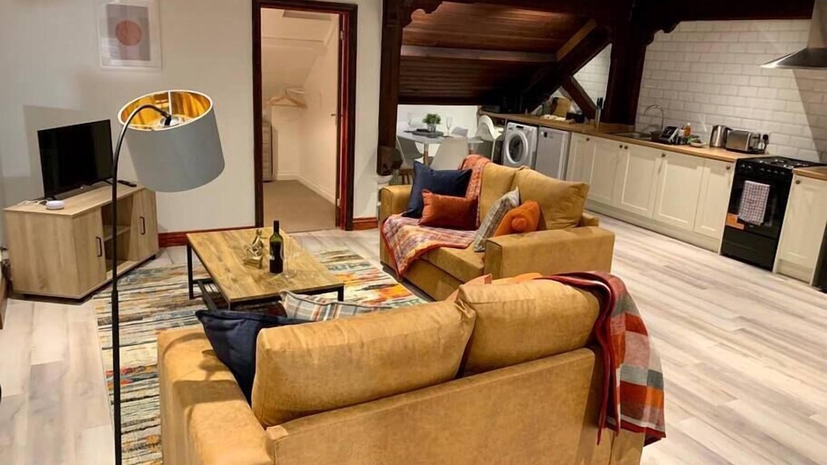 Cwm Frwd Oer Apartment | Church Heights by Flying Stays