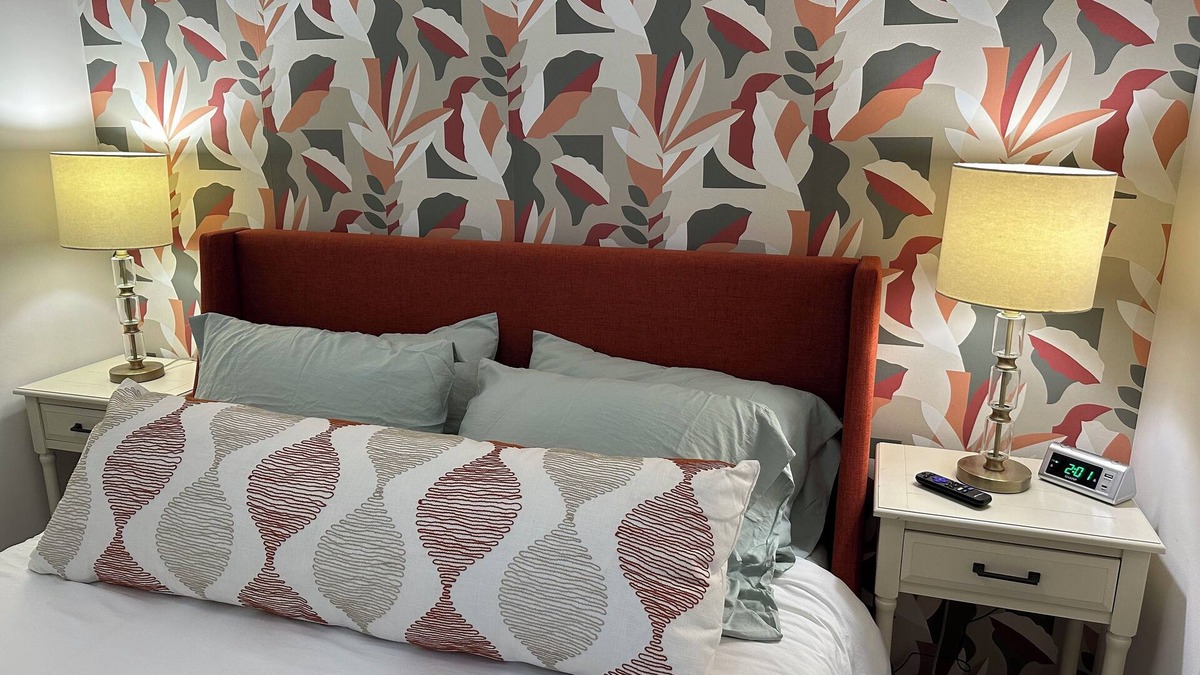 Church Hill House | Church Hill Fenced Pet Friendly One Level King Suite + 2 Queen Bedrooms