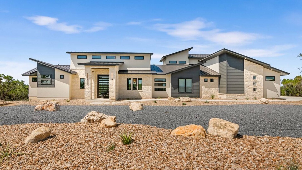 Boerne House | Cibolo Crest - Where Serenity meets Style - 3 bdrm - 1 game room - 1 game loft