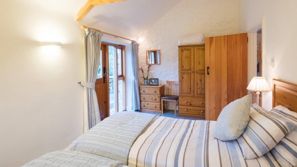 Wedmore Cottage | Cider Apple Cottage - 2 bedrooms